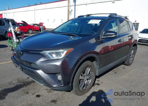 2017 Toyota Rav4 Xle z USA, uszkodzony, nr VIN 2T3RFREV1HW665396